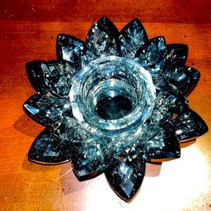 Beautiful Never used candle holder. Looks like a black lotus.
